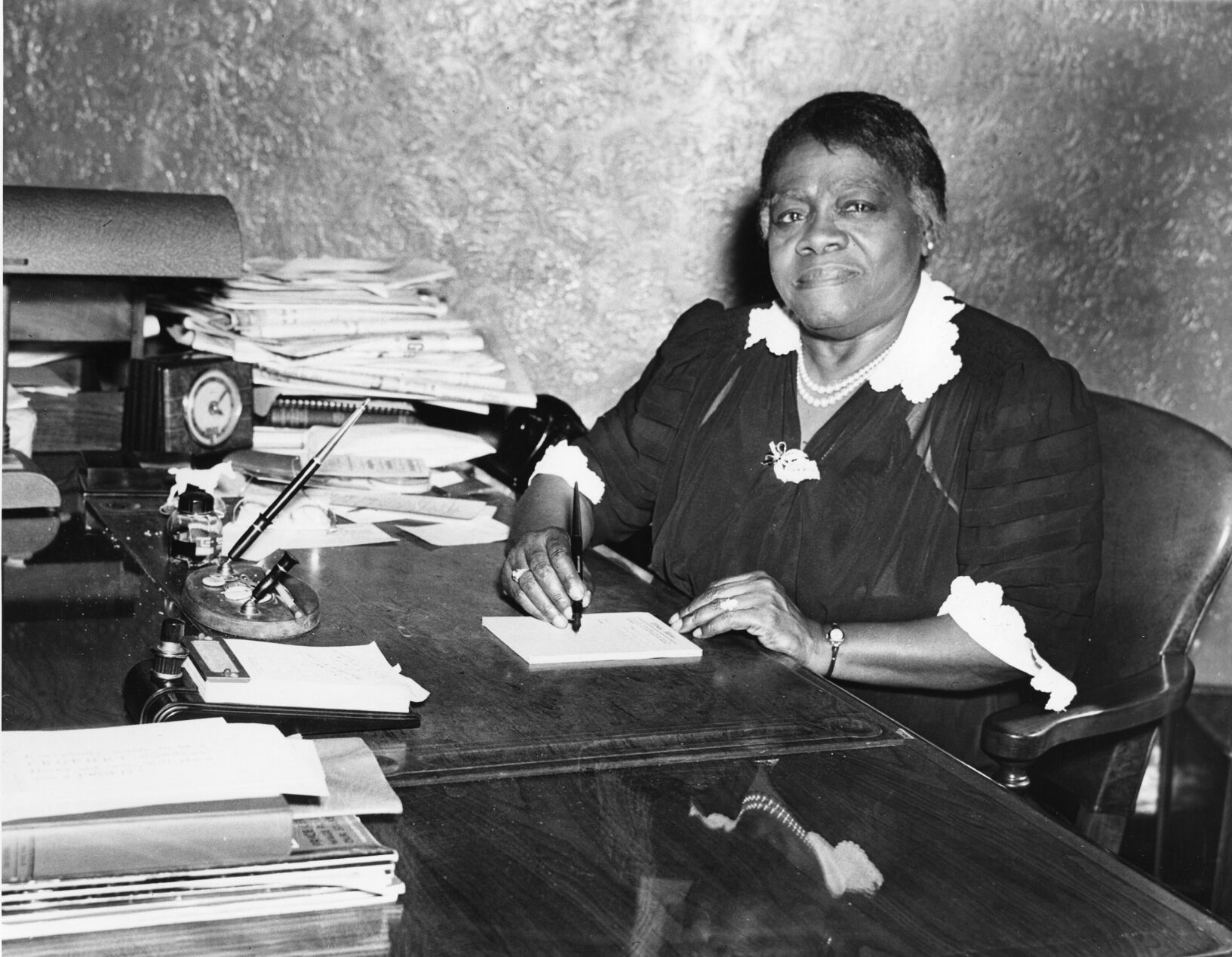 Statue honoring Mary McLeod Bethune unveiled in Statuary Hall in US Capitol
